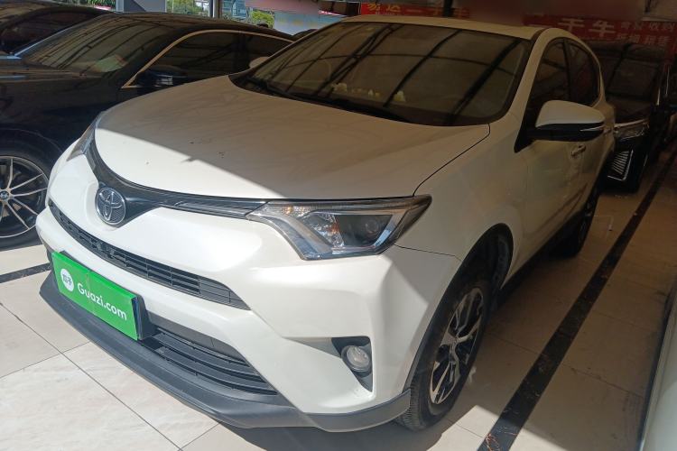 Used Toyota RAV4 2016 2.0L CVT Two-Wheel Drive Fashion Edition China V Standard
