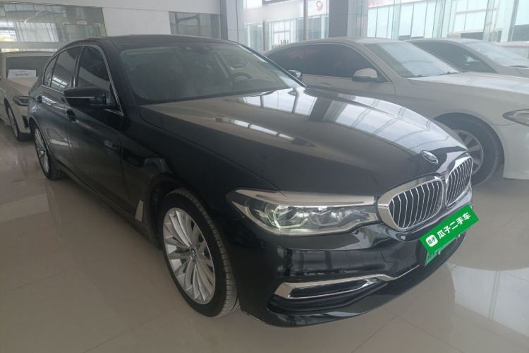 Used BMW 5 Series New Energy 2019 530Le Luxury Package Front Right 45 Deg