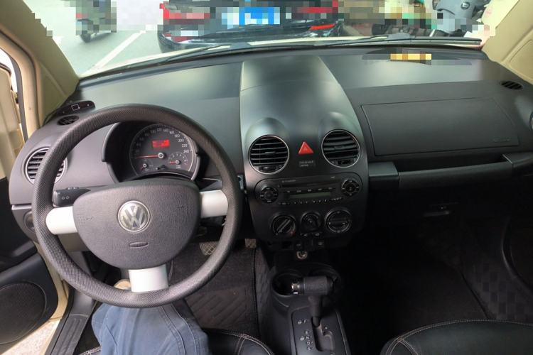 Used Volkswagen Beetle 2010 1.6 AT Center Console