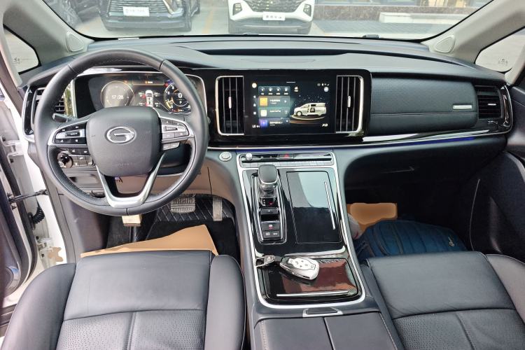 Used GAC Trumpchi M8 2023 Master Series 390T Prestige Edition Center Console