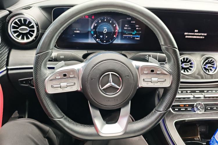 Used Mercedes-Benz E-Class 2018 E 200 4MATIC Convertible Coupe Steering Wheel