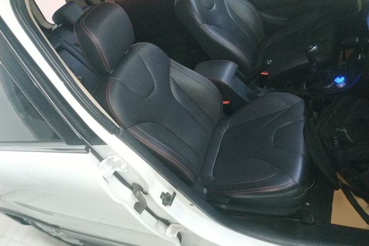 Used Dongfeng Fengon 370 2016 1.5L Manual Luxury 7-Seater