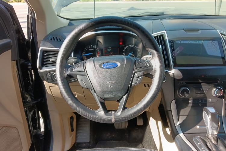 Used Ford Edge 2016 EcoBoost 245 Two-Wheel-Drive Titanium 5-Seater
