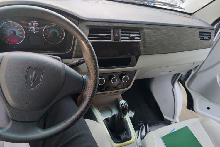 Used Jinbei New Hiace X30L 2023 1.5L Super Enjoyment Van 2/5 Seats Non-Air-Conditioned Version SWC15M