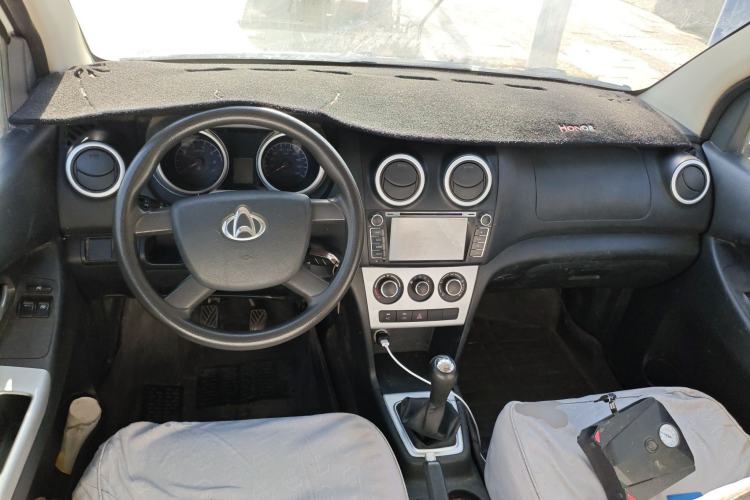 Used CHANGAN KAICHENG Ounuo S 2014 1.5L Base Version Center Console