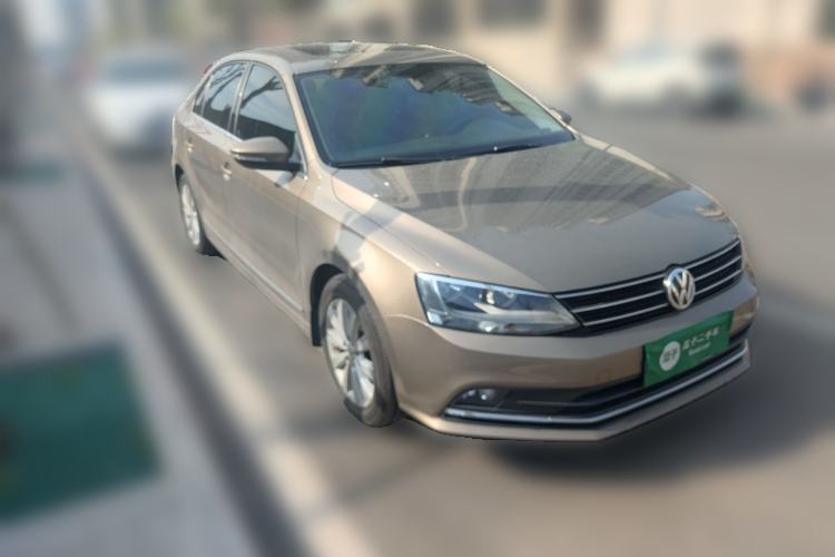 Used Volkswagen Sagitar 2015 1.6L Automatic Comfort Model Front Right 45 Deg