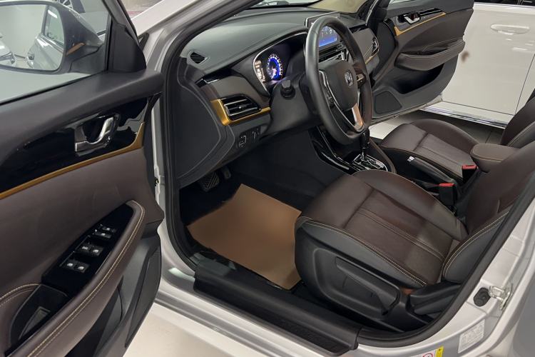 Used CHANGAN Eado DT 2018 1.6L Automatic Luxury Model
