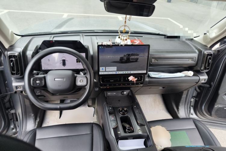 Used Haval Raptor 2025 2.0T 4WD Pro Center Console