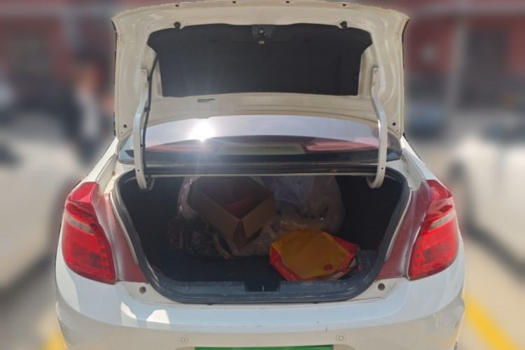 Used Chery E3 2015 1.5L Manual Fashion Model Trunk