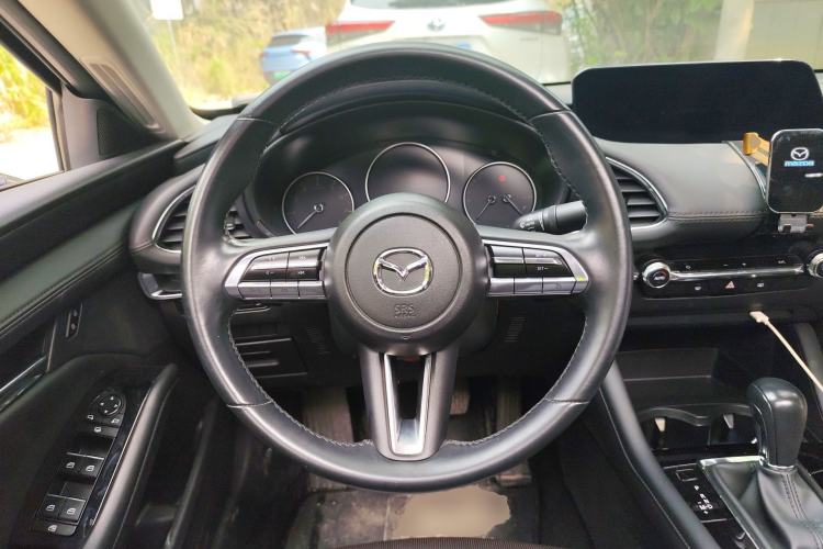 Used Mazda 3 Axela 2022 2.0L Automatic ZhiZun Edition
