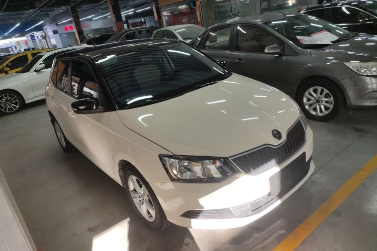 Used Skoda Fabia 2015 1.4L Automatic Front-Drive Model