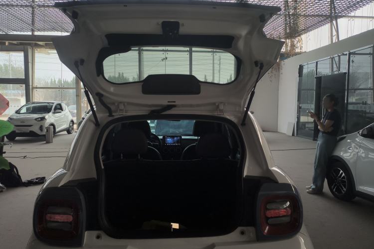 Used ORA Black Cat 2021 351 km Standard Version Trunk