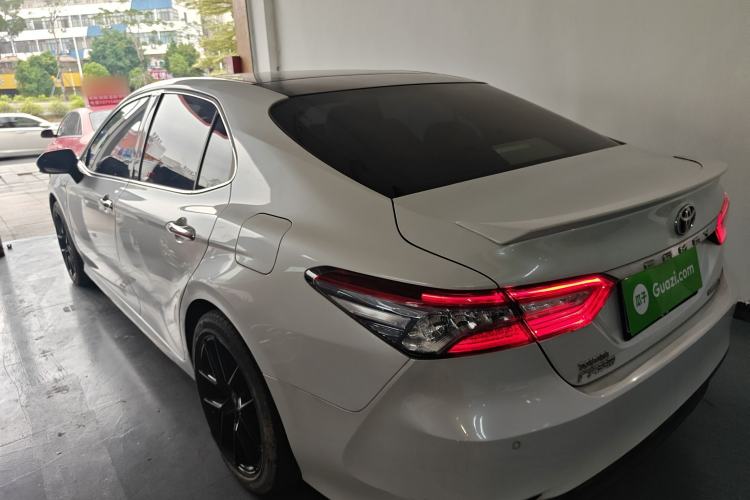 Used Toyota Camry 2018 Dual-Engine 2.5 HG Luxury Edition Rear Left 45 Deg