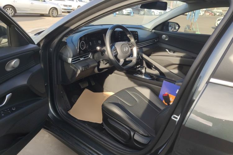 Used Hyundai Elantra 2023 1.5L CVT GLX Elite Edition Driver Seat