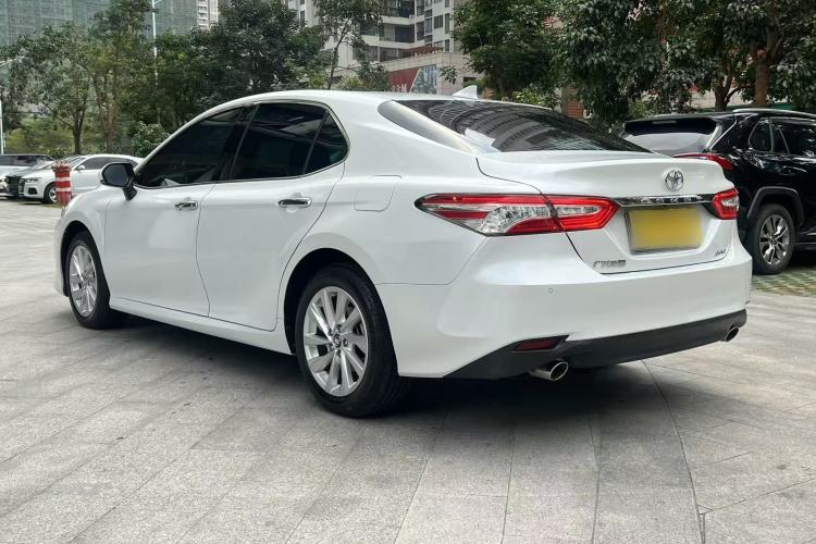 Used Toyota Camry 2021 2.0G Luxury Edition
