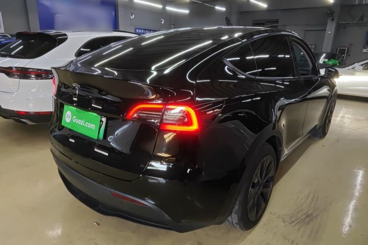 Used Tesla Model Y 2023 Rear-Wheel-Drive Version