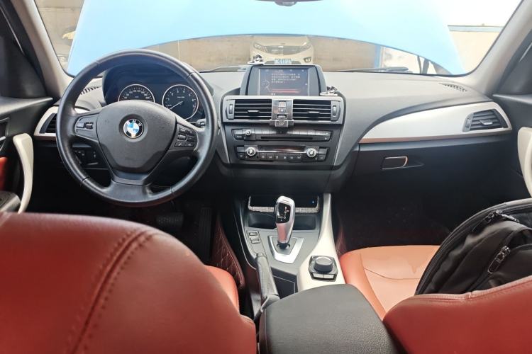 Used BMW 1 Series 2013 Facelifted 118i Leading Edition Center Console