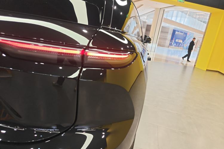 Used Nio ES6 2023 75 kWh Right Rear Taillight