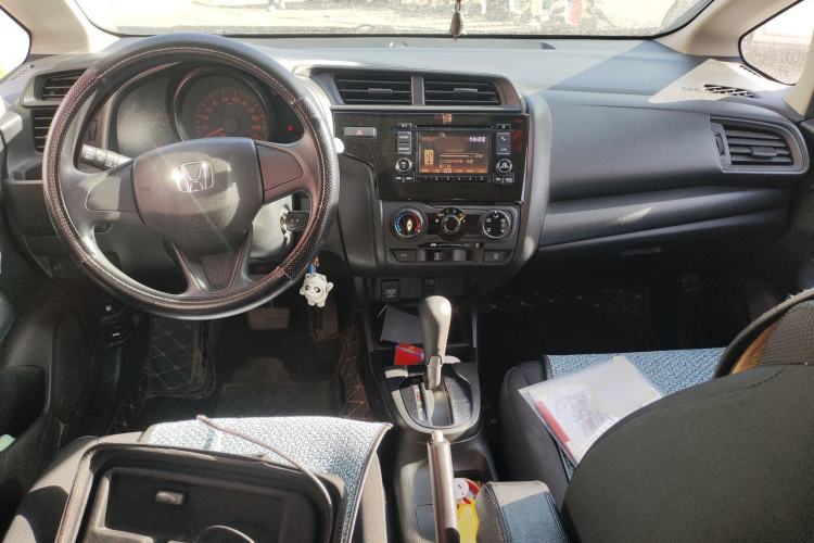 Used Honda Fit 2018 1.5L CVT Comfort Sunroof Version Center Console