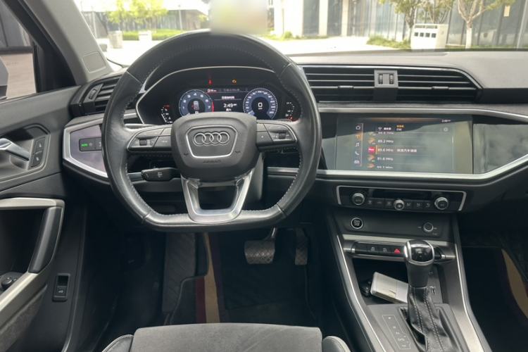 Used Audi Q3 2021 35 TFSI Fashion Dynamic Model
