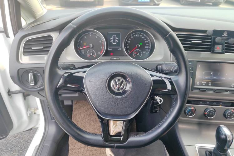 Used Volkswagen Golf 2016 230TSI Automatic Comfort Version Steering Wheel