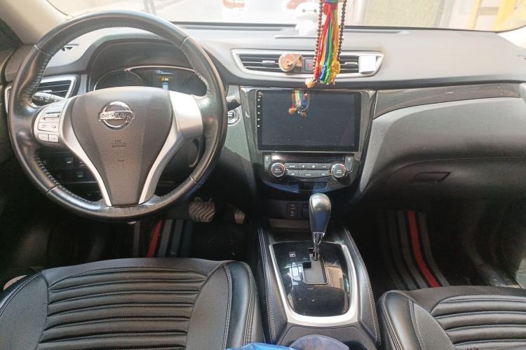 Used Nissan X-Trail 2016 2.5L CVT Sport Edition 4WD Center Console