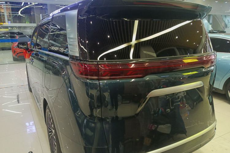 Used Denza D9 2022 DM-i 970 Four-Wheel Drive Prestige Model