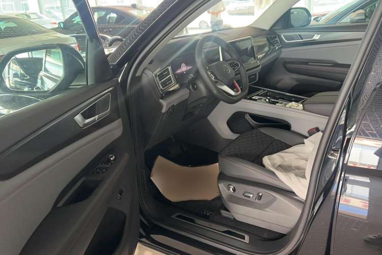 Used Volkswagen Teramont X 2023 Revised Version 330TSI Two-Wheel-Drive Luxury Edition
