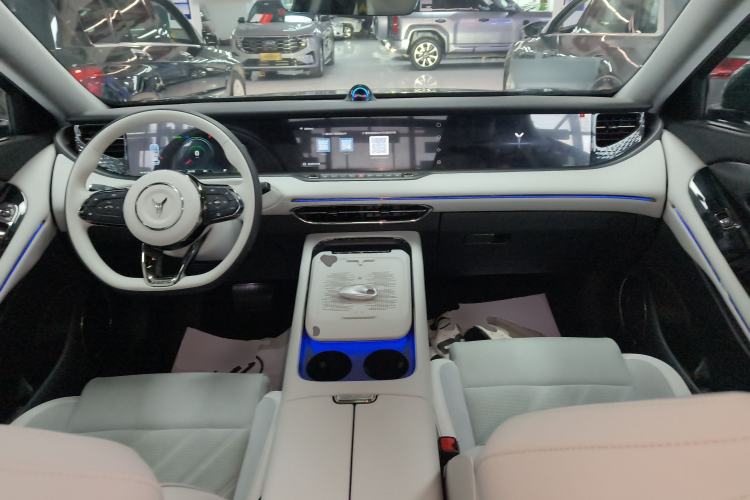 Used VOYAH FREE 2025 318 318 km Rear-Drive Touring Edition Center Console