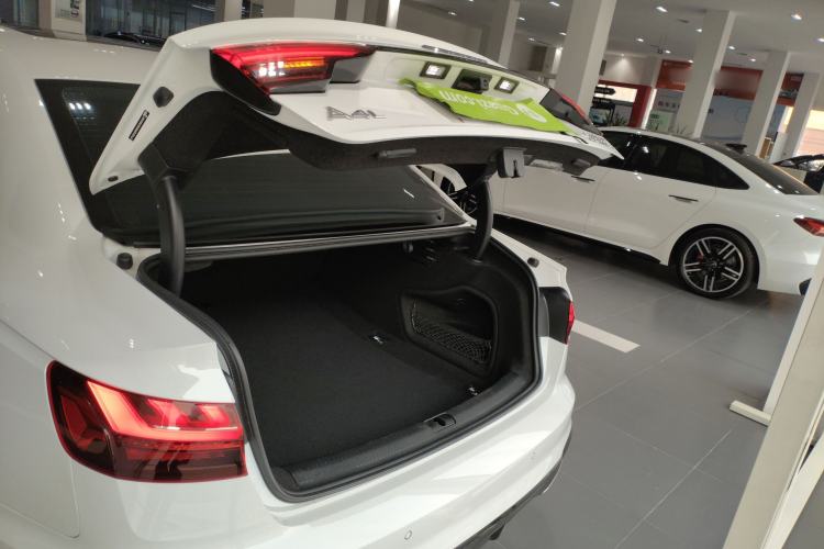 Used Audi A4L 2022 40 TFSI Luxury Dynamic Model