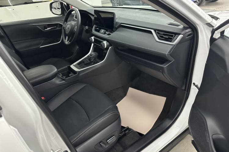 Used Toyota RAV4 2023 2.0L CVT Two-Wheel Drive Fashion Edition