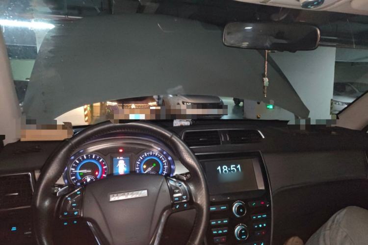 Used Haval H2 2018 Red-Label 1.5T Dual-Clutch Two-Wheel-Drive Luxury Model Center Console