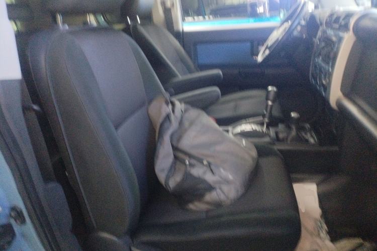 Used Toyota FJ Cruiser 2018 4.0 Automatic Middle East Right Front Seat