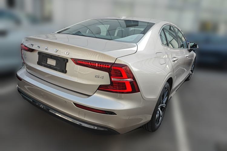 Used Volvo S60 2025 B4 Zhiyi Luxury Edition Rear Right 45 Deg
