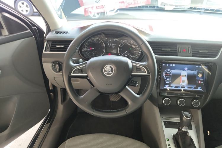 Used Skoda Octavia 2015 1.6L Automatic Yijie Edition