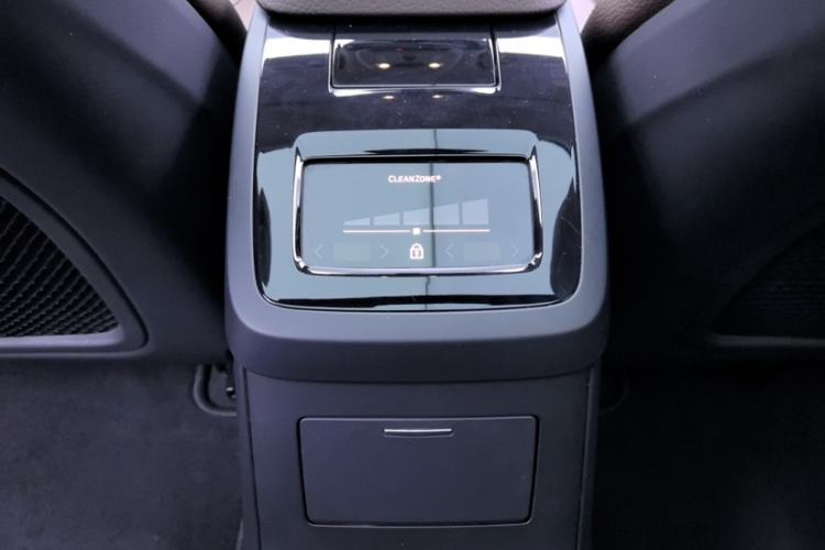 Used Volvo S90 New Energy 2020 T8 e-Drive Hybrid – Zhiyi Luxury Edition Interior 4