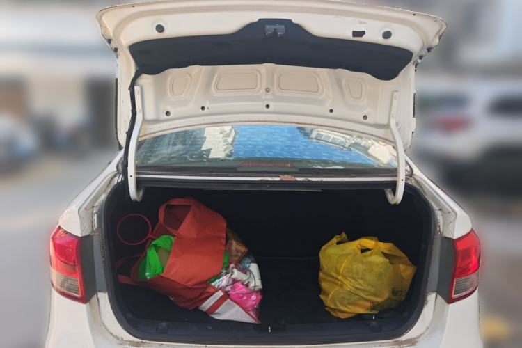 Used Kia K2 2015 Sedan 1.4L MT GLS Trunk