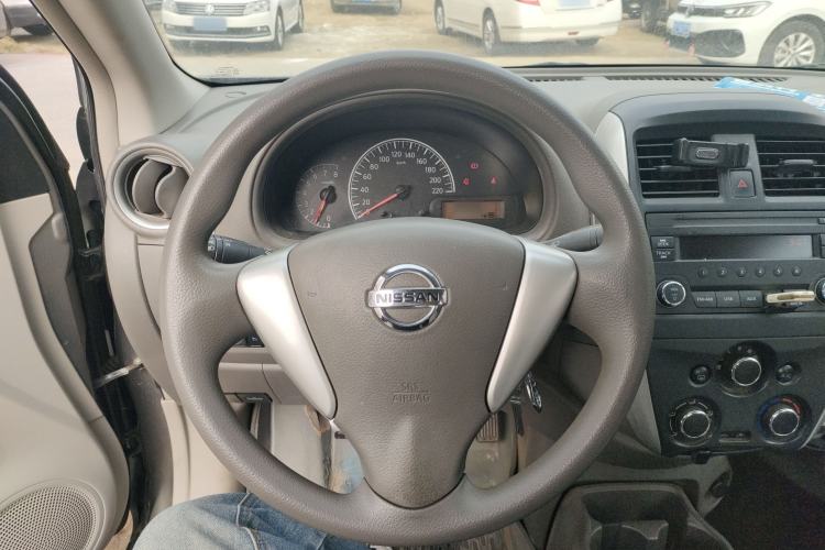 Used Nissan Sunny 2015 1.5XE Manual Master Edition Steering Wheel