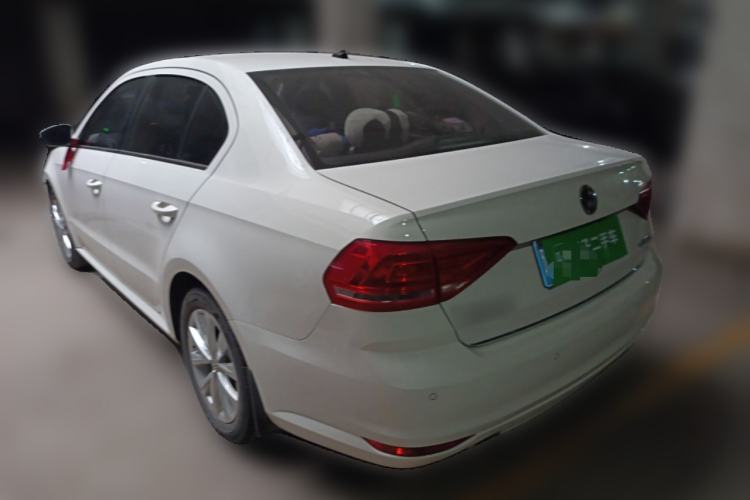 Used Volkswagen Lavida 2015 1.6L Automatic Comfort Edition
