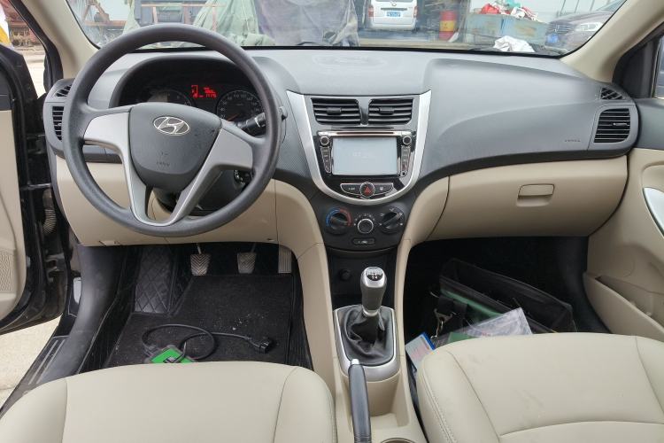 Used Hyundai Verna (older generation) 2014 1.4L Manual Smart GLS Trim