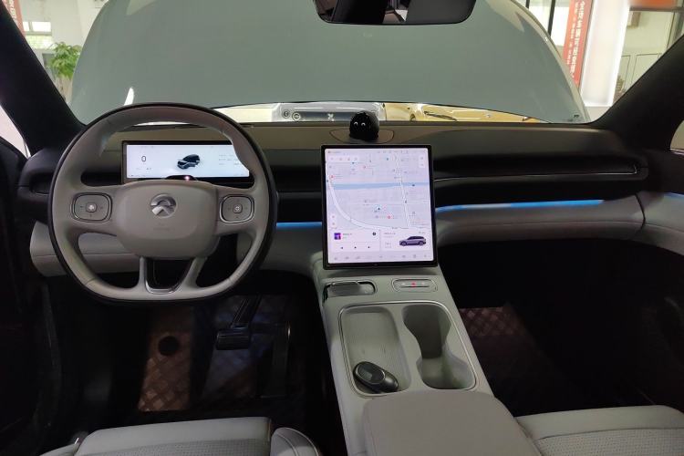 Used Nio ES6 2024 75 kWh Center Console