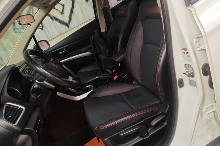 Used Suzuki S-Cross 2014 1.6L CVT Two-Wheel Drive Elite Version
