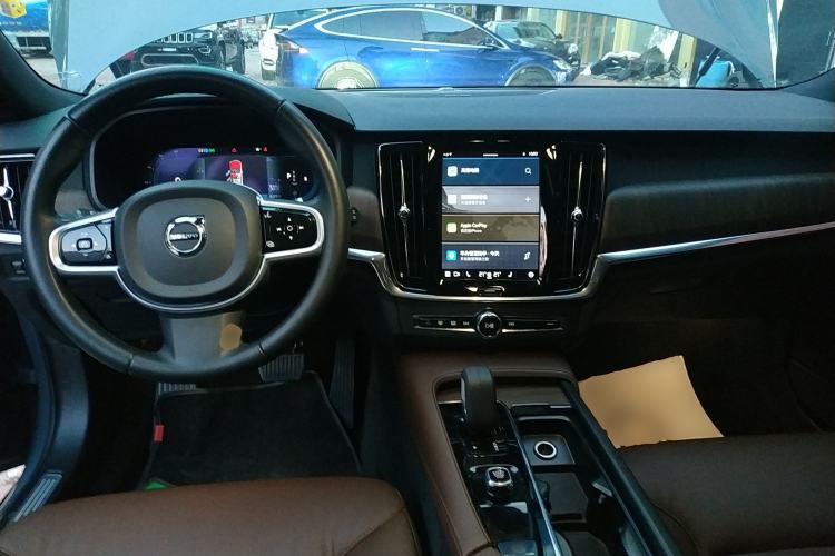 Used Volvo V90 2022 Cross Country B5 AWD Smart Range Edition
