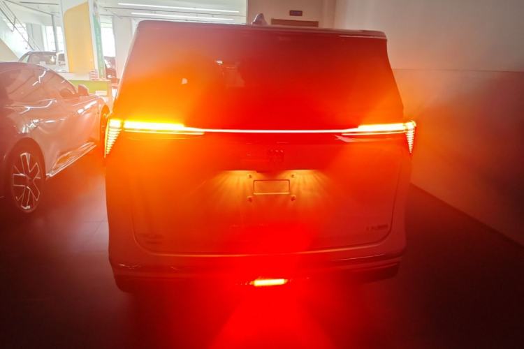 Used Buick GL8 New Energy 2024 Lu Zun Luxury Edition 7-Seater