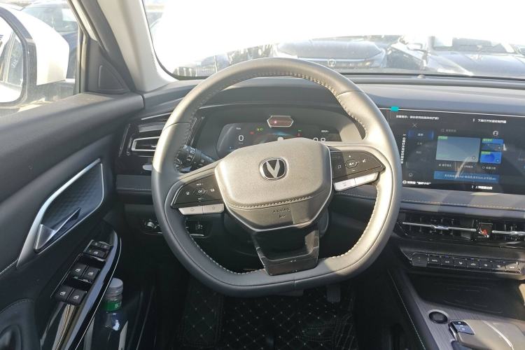 Used Changan X7 PLUS 2024 1.5T Automatic Luxury 7-Seater
