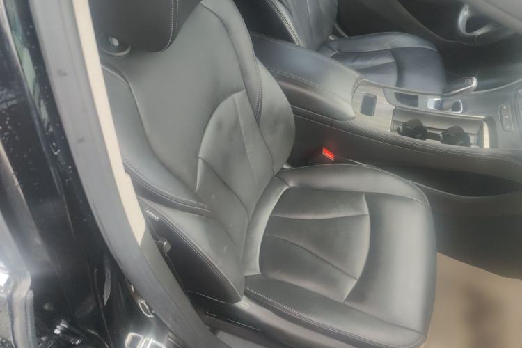 Used Buick LaCrosse 2022 652T Luxury Version Right Front Seat