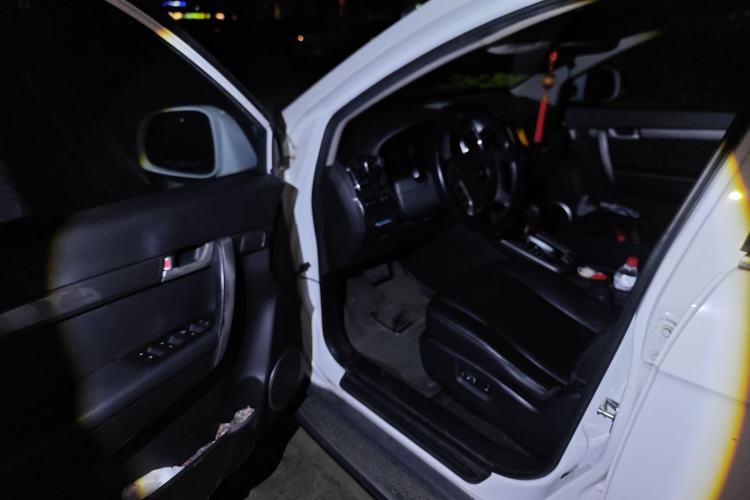 Used Chevrolet Captiva 2011 2.4 AT 7-Seater Luxury Edition
