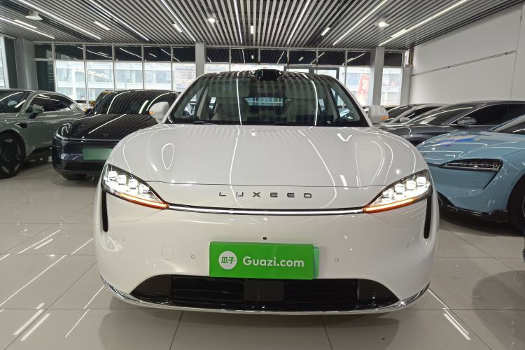 Used Hima Luxeed R7 2024 All-Electric 802 km Max
