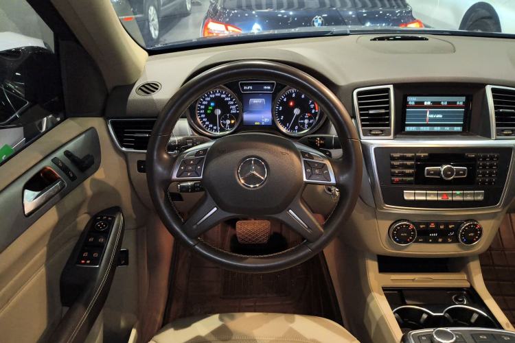 Used Mercedes-Benz M-Class 2015 ML 320 4MATIC
