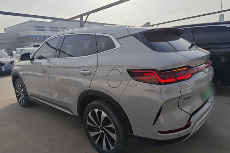 Used BYD Song PLUS New Energy 2023 Champion Edition EV 520KM Luxury Model
